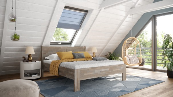 Masívna drevená posteľ s pevným podstavcom