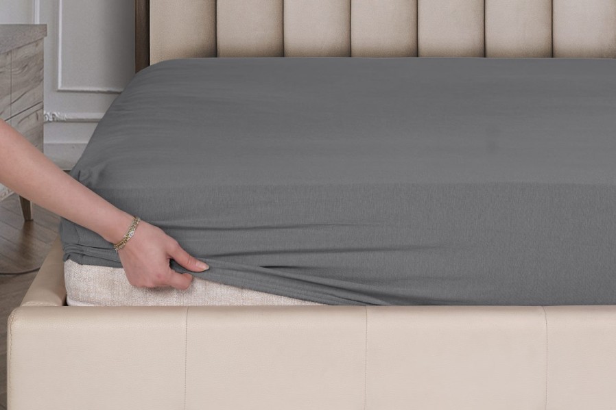 Kvalitné napínacie prestieradlo Klinmam Home Jersey vyrobené zo 100 % prírodnej bavlny zaručuje maximálny komfort pri spánku a dlhú životnosť.