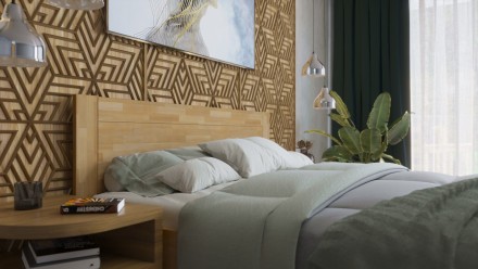 Masívna drevená posteľ s mierne zapustenými nohami