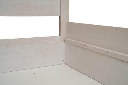 Posteľ Matera už pri prvom pohľade zaujme svojím tvarom a jednoduchým moderným dizajnom.