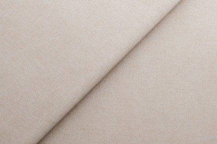 Čelo Valentino sa vďaka svojmu jednoduchému štýlu hodí do každej spálne.