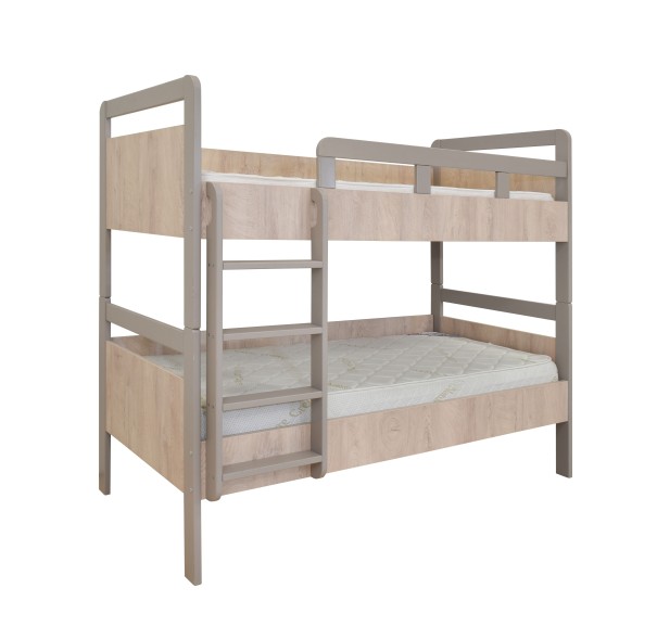 Posteľ Virton je navrhnutá s osobitným dôrazom na bezpečnosť detí. Poschodová posteľ má priečky, ktoré zabraňujú vypadnutiu dieťaťa z postele, a rebrík umožňuje bezpečné nastupovanie a vystupovanie z postele.