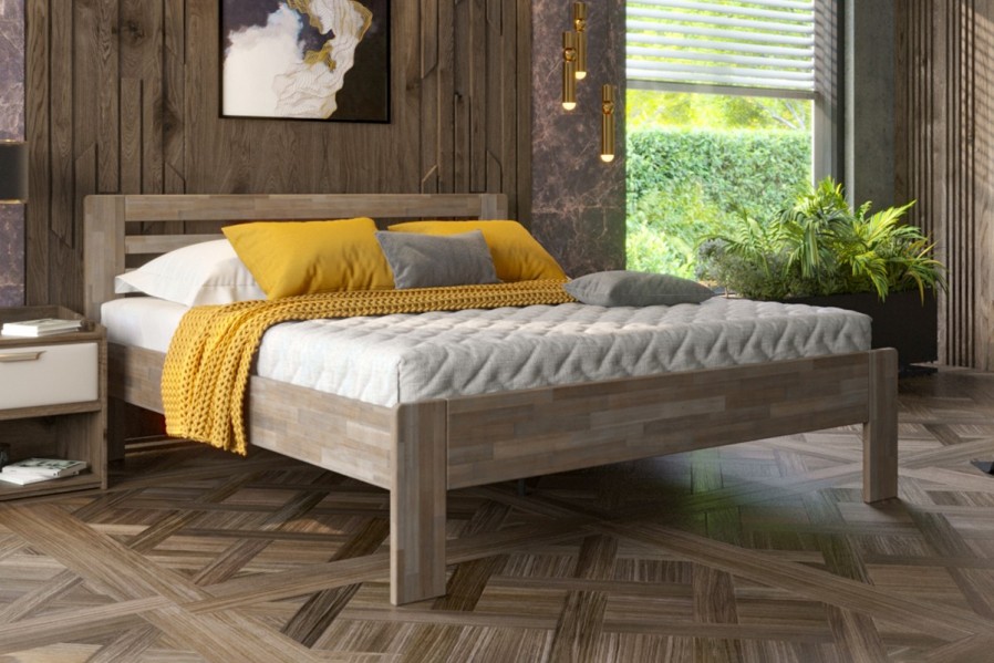 Milujete vôňu dreva i nenapodobiteľnú atmosféru, ktorú v spálni vyvoláva? Potom by vám určite nemala uniknúť celomasívna posteľ Lola z kolekcie spoločnosti PreSpánok.