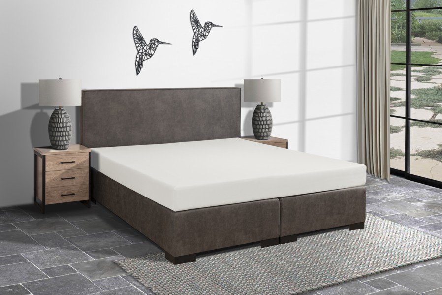 Bavlna robí prestieradlo príjemným na dotyk. Plachta ponúkame v mnohých farebných prevedeniachv