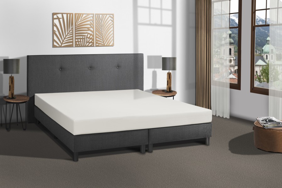 Plachta je vyrobená zo 100% bavlny.