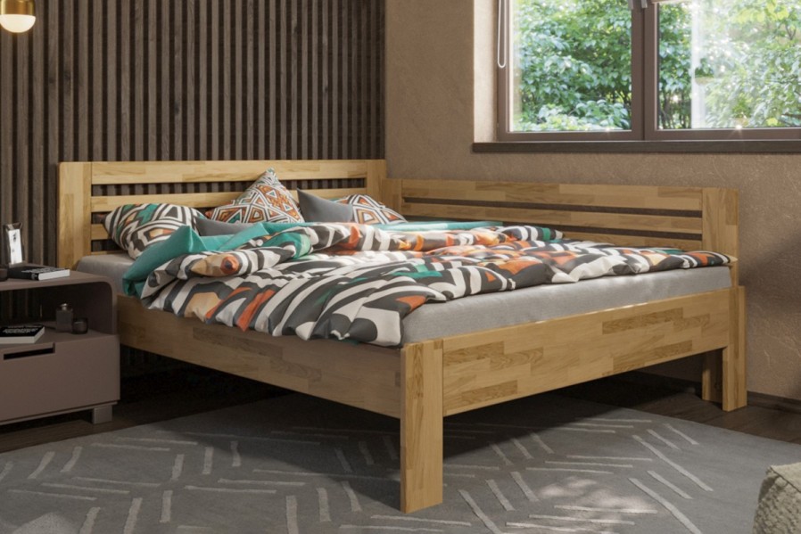 Milujete vôňu dreva i nenapodobiteľnú atmosféru, ktorú v spálni vyvoláva? Potom by vám určite nemala uniknúť celomasívna posteľ Lola z kolekcie spoločnosti PreSpánok.