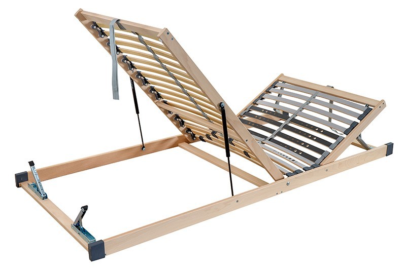 Praktický rošt s možnosťou výklopu v nožnej aj hlavovej časti vám umožní prístup aj do úložného priestoru postele, ktorý funguje na kvalitný piestový mechanizmus.