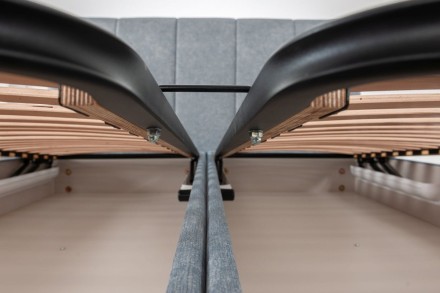 Naše čalúnené čelo Ibiza predstavuje nielen vyjadrenie elegancie a komfortu, ale tiež symbolizuje spojenie luxusu s praktickým dizajnom.