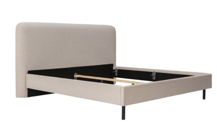 Klinmam Comfort Laguna je elegantná a nadčasová posteľ s jemným čalúnením, ktorá prináša jednoduchosť a čistotu dizajnu.