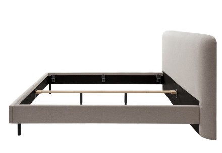 Klinmam Comfort Laguna je elegantná a nadčasová posteľ s jemným čalúnením, ktorá prináša jednoduchosť a čistotu dizajnu.