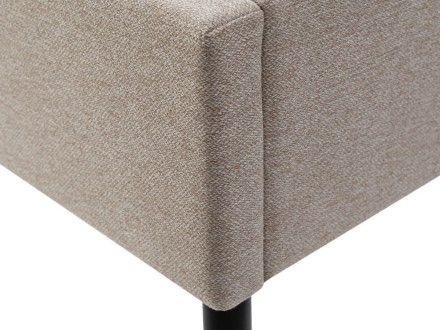 Klinmam Comfort Laguna je elegantná a nadčasová posteľ s jemným čalúnením, ktorá prináša jednoduchosť a čistotu dizajnu.