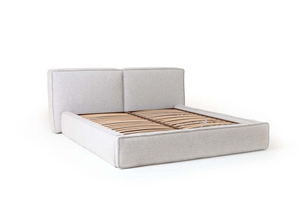Minimalistická posteľ Luna vás očarí svojím jednoduchým dizajnom delených a pohodlných čalúnených vankúšov.