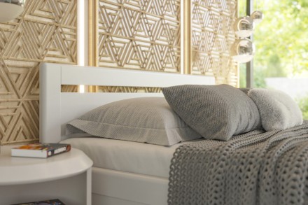 Posteľ Venta si môžete vybrať v prevedení z masívneho dubového alebo bukového dreva.