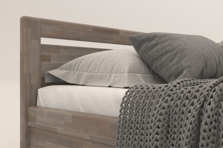 Posteľ Venta si môžete vybrať v prevedení z masívneho dubového alebo bukového dreva.