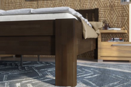 Robustná masívna posteľ Sion H2 bude dôstojnou dominantou vašej spálne, do ktorej prinesie útulnosť aj komfort.