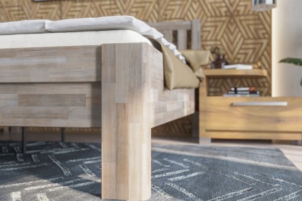 Robustná masívna posteľ Sion H2 bude dôstojnou dominantou vašej spálne, do ktorej prinesie útulnosť aj komfort.