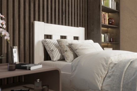 Utena predstavuje vzdušnú elegantnú posteľ z masívu s vertikálne členeným hlavovým čelom.