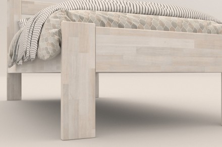 Utena predstavuje vzdušnú elegantnú posteľ z masívu s vertikálne členeným hlavovým čelom.