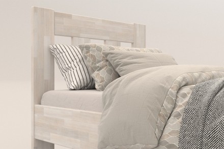 Utena predstavuje vzdušnú elegantnú posteľ z masívu s vertikálne členeným hlavovým čelom.