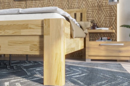 Robustná masívna posteľ Sion H2 bude dôstojnou dominantou vašej spálne, do ktorej prinesie útulnosť aj komfort.