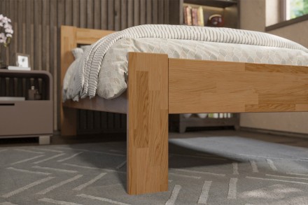 Utena predstavuje vzdušnú elegantnú posteľ z masívu s vertikálne členeným hlavovým čelom.