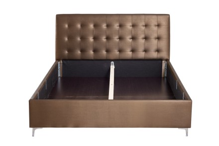 Elegantná posteľ Nashwille sa vďaka svojmu čelu hodí do každej spálne, ktorú ozvláštni a  zároveň rozjasní.