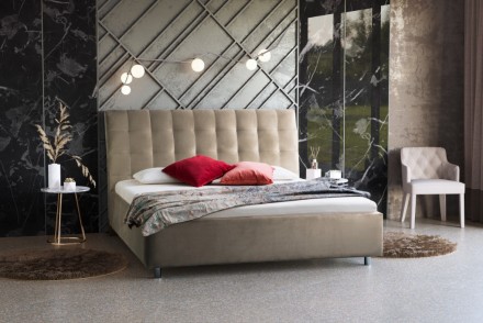 Elegantná posteľ Nashwille sa vďaka svojmu čelu hodí do každej spálne, ktorú ozvláštni a  zároveň rozjasní.