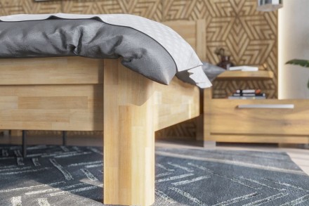 Robustná masívna posteľ Sion H1 bude dôstojnou dominantou vašej spálne, do ktorej prinesie útulnosť aj komfort.