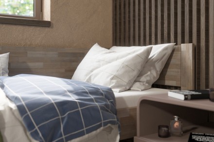 Viacgeneračná posteľ z tých najlepších možných materiálov bola precízne vyrobená. Ak hľadáte posteľ, ktorá vám vydrží desiatky rokov, tak je celomasívna posteľ Amelia to správne riešenie.