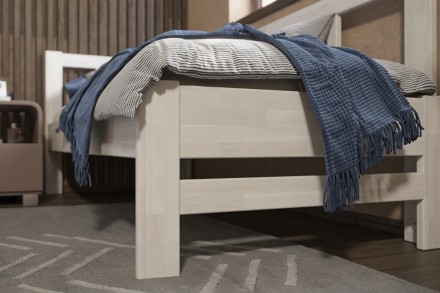 Milujete vôňu dreva? Tak je táto celomasívna posteľ perfektnou voľbou pre vás, pretože je z najkvalitnejších drevín buku a dubu.