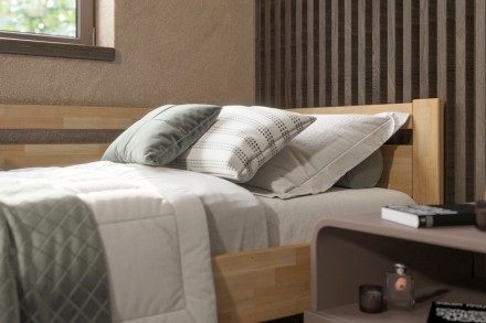 Posteľ Emily je veľmi obľúbené jednolôžko, ktoré sa bude hodiť do detskej izby aj spálne. Dokonalá vôňa dreva navodí v miestnosti úžasnú atmosféru, ktorá bude ideálna pre spánok.