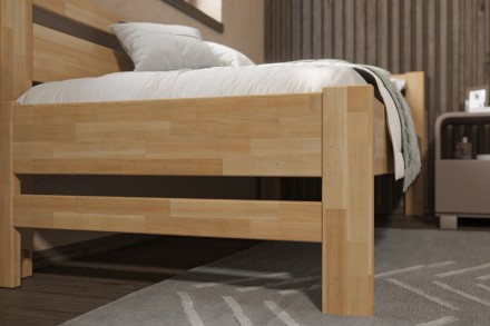 Posteľ Emily je veľmi obľúbené jednolôžko, ktoré sa bude hodiť do detskej izby aj spálne. Dokonalá vôňa dreva navodí v miestnosti úžasnú atmosféru, ktorá bude ideálna pre spánok.