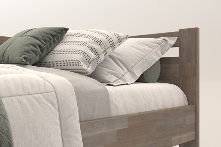 Posteľ Emily je veľmi obľúbené jednolôžko, ktoré sa bude hodiť do detskej izby aj spálne. Dokonalá vôňa dreva navodí v miestnosti úžasnú atmosféru, ktorá bude ideálna pre spánok.