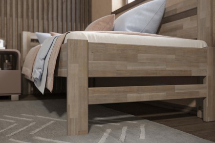 Posteľ Emily je veľmi obľúbené jednolôžko, ktoré sa bude hodiť do detskej izby aj spálne. Dokonalá vôňa dreva navodí v miestnosti úžasnú atmosféru, ktorá bude ideálna pre spánok.