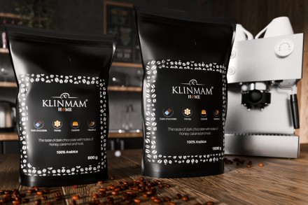 S našou šálkou kávy to ide jednoducho. Zamatová horkosť čokolády s tónmi orieškov dodávajúca zmesi zemitosť je vyvážená jemnou sladkosťou medu a bohatou chuťou karamelu. Každý dúšok vám dokáže, že dokonalá rovnováha horkej a sladkej chuti existuje.