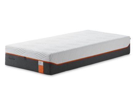 Kolekcia TEMPUR® Original navrhnutá pre pevnejšie pocit, spája výhody materiálu TEMPUR® s maximálnym prispôsobením krivkám vášho tela a jedinečmou oporu.