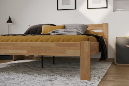 Posteľ z bukového alebo dubového masívu