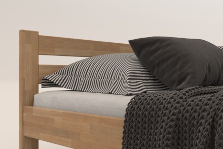 Posteľ z bukového alebo dubového masívu