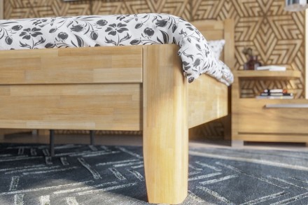 Robustná masívna posteľ Sion K3 bude dôstojnou dominantou vašej spálne, do ktorej prinesie útulnosť aj komfort.