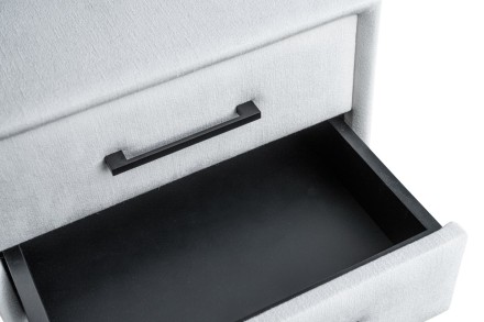 Elegantný nočný stolík so zásuvkami