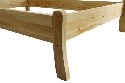 Felix predstavuje čistý estónsky štýl. Nádherné borovicové drevo pokryté bezfarebným lakom, ktoré viac zviditeľní celú štruktúru.