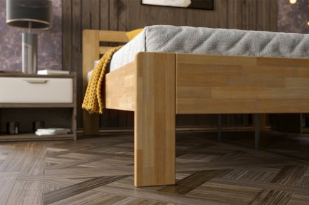 Milujete vôňu dreva i nenapodobiteľnú atmosféru, ktorú v spálni vyvoláva? Potom by vám určite nemala uniknúť celomasívna posteľ Lola z kolekcie spoločnosti PreSpánok.