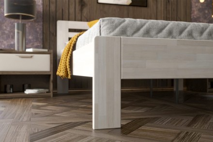 Milujete vôňu dreva i nenapodobiteľnú atmosféru, ktorú v spálni vyvoláva? Potom by vám určite nemala uniknúť celomasívna posteľ Lola z kolekcie spoločnosti PreSpánok.