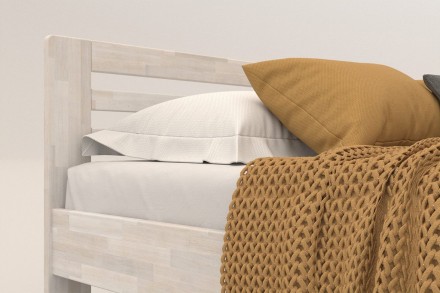 Milujete vôňu dreva i nenapodobiteľnú atmosféru, ktorú v spálni vyvoláva? Potom by vám určite nemala uniknúť celomasívna posteľ Lola z kolekcie spoločnosti PreSpánok.