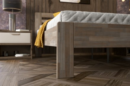 Milujete vôňu dreva i nenapodobiteľnú atmosféru, ktorú v spálni vyvoláva? Potom by vám určite nemala uniknúť celomasívna posteľ Lola z kolekcie spoločnosti PreSpánok.