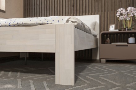 Posteľ Amien je veľmi obľúbené jednolôžko, ktoré sa bude hodiť do detskej izby aj spálne. Dokonalá vôňa dreva navodí v miestnosti úžasnú atmosféru, ktorá bude ideálna pre spánok.