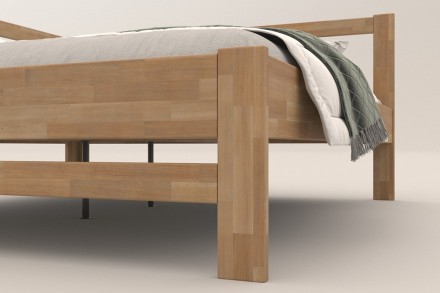 Milujete vôňu dreva? Tak je táto celomasívna posteľ perfektnou voľbou pre vás, pretože je z najkvalitnejších drevín buku a dubu.