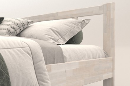 Milujete vôňu dreva? Tak je táto celomasívna posteľ perfektnou voľbou pre vás, pretože je z najkvalitnejších drevín buku a dubu.