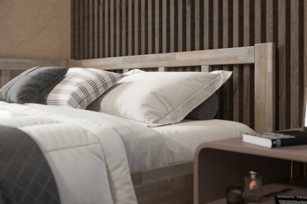 Milujete vôňu dreva? Tak je táto celomasívna posteľ perfektnou voľbou pre vás, pretože je z najkvalitnejších drevín buku a dubu.