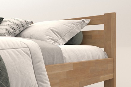 Posteľ Emily je veľmi obľúbené jednolôžko, ktoré sa bude hodiť do detskej izby aj spálne. Dokonalá vôňa dreva navodí v miestnosti úžasnú atmosféru, ktorá bude ideálna pre spánok.